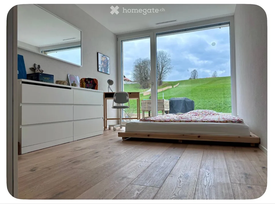GROßARTIGES 5.5 ZIMMER APARTMENT IN MARSENS / 3 SCHLAFZIMMER / 2 BÄDER / 135M2