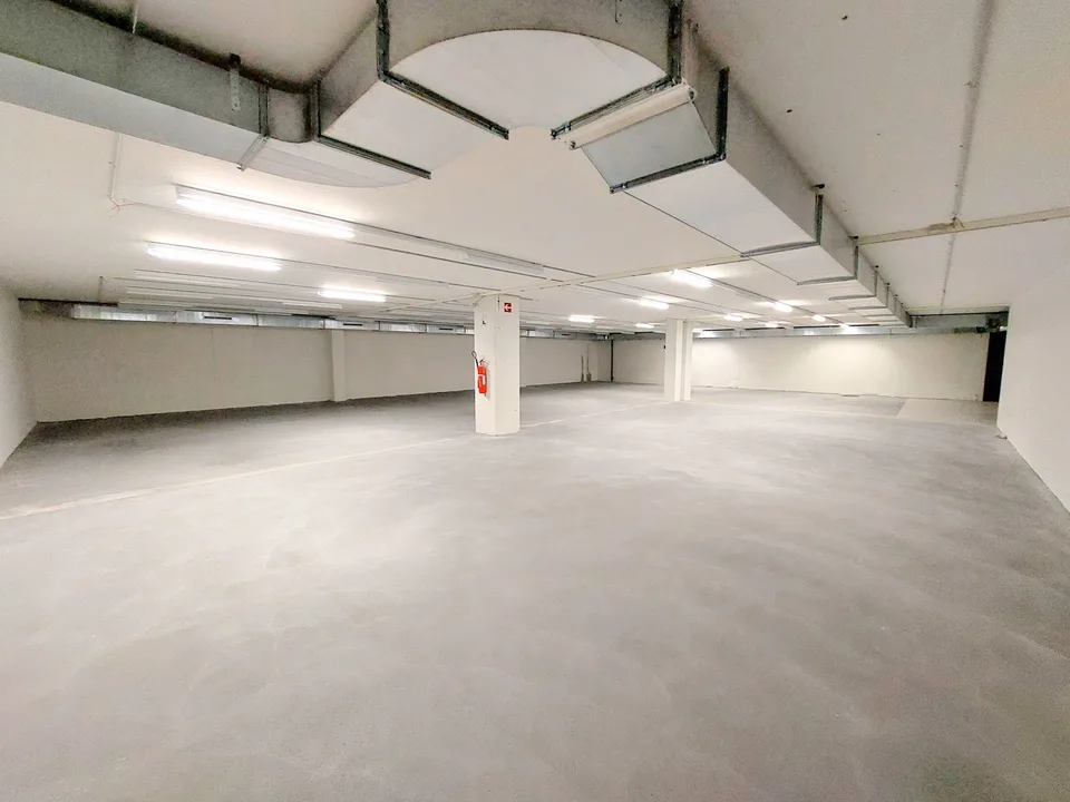 Lagerräume von 80m2 bis 400m2