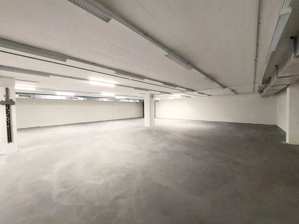 Lagerräume von 80m2 bis 400m2