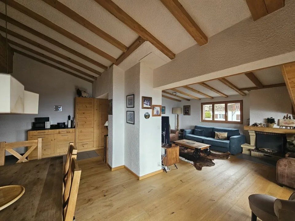 Appartement mit 3 Zimmern in Arveyes