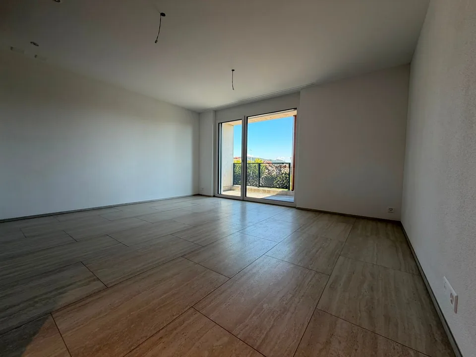 Appartamento moderno 2.5 locali in una zona tranquilla Bettwiesen - Disponibile immediatamente!