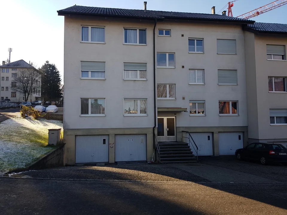 renovierte helle 4-Zimmerwohnung an zentraler Lage
