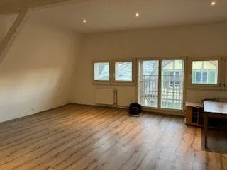 Zu vermieten - Großes helles Studio, renoviert in der Altstadt