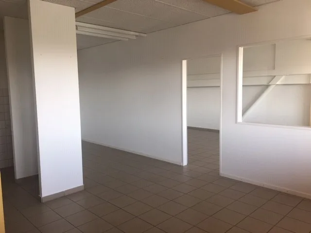 Bureau lumineux et calme à Boudry