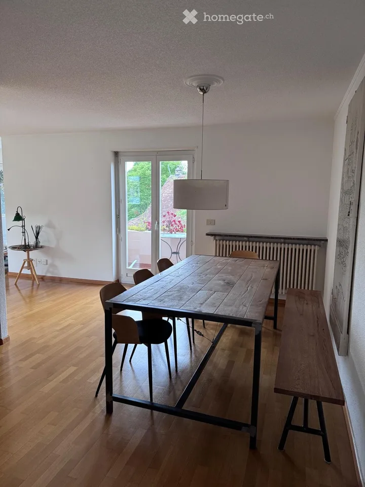 Gemütliche 3.5-Zimmer-Wohnung mit Balkon in Seebach, Zürich