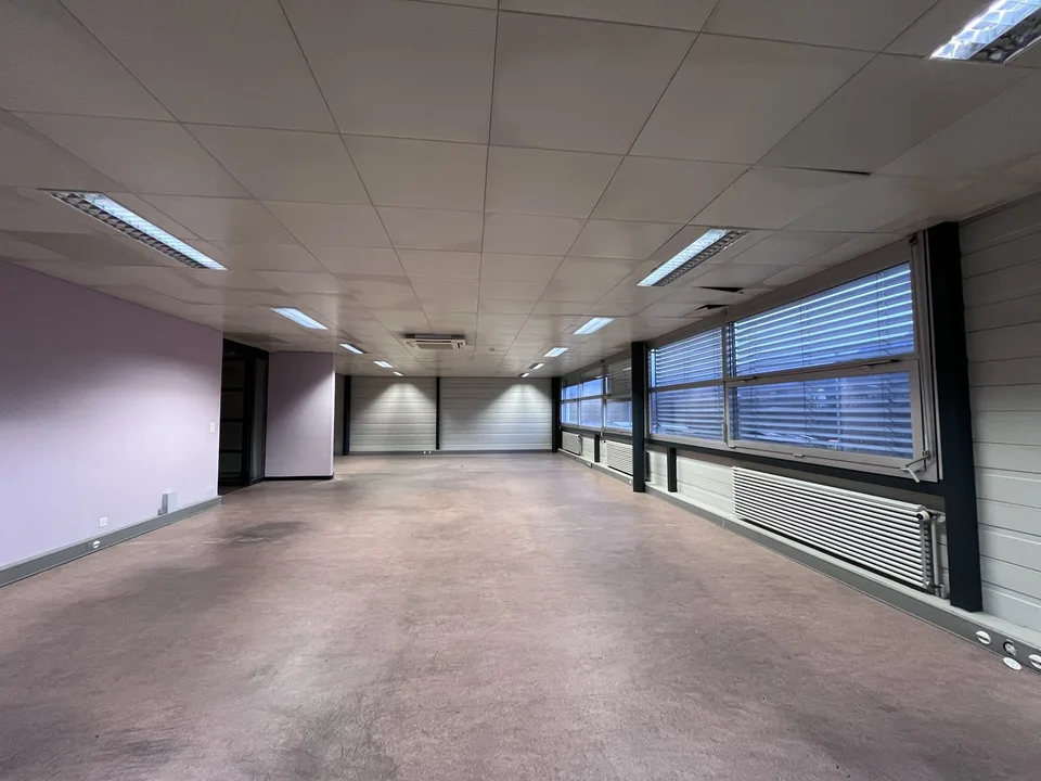 Büro/kommerzieller Raum/Werkstatt von 103 m2 - 2 Monate kostenlos angeboten