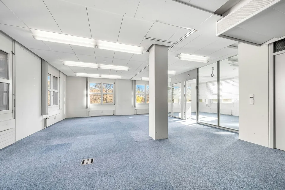 Espaces de bureau aménagés 355 - 1 500 m2 divisibles de manière flexible