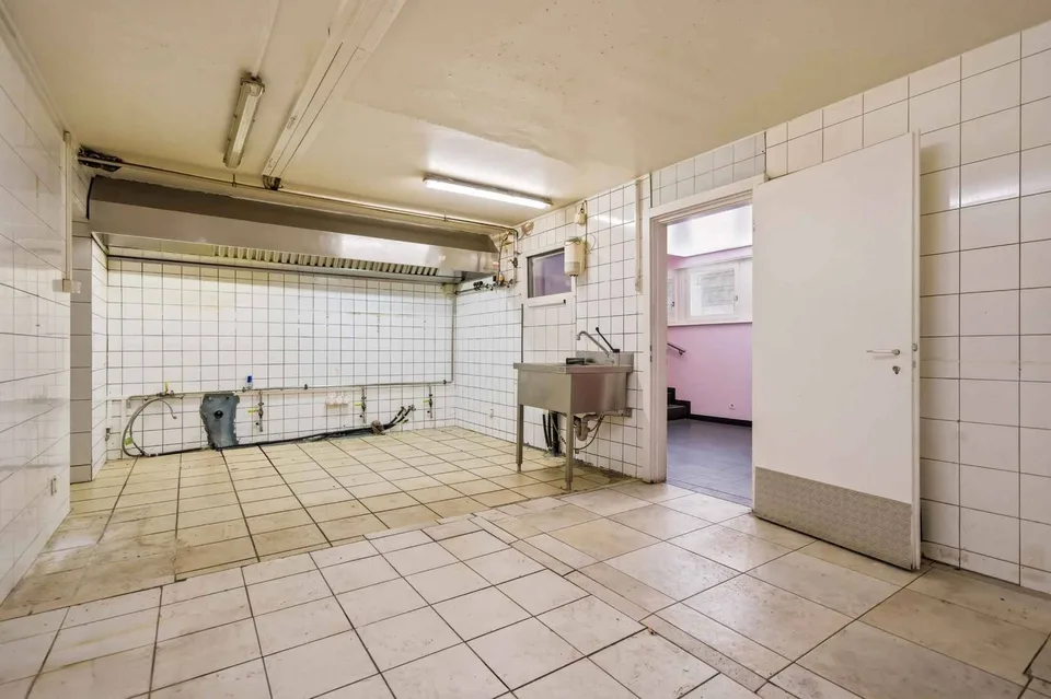 Café-Restaurant in der Innenstadt – Foto 6 von 6
