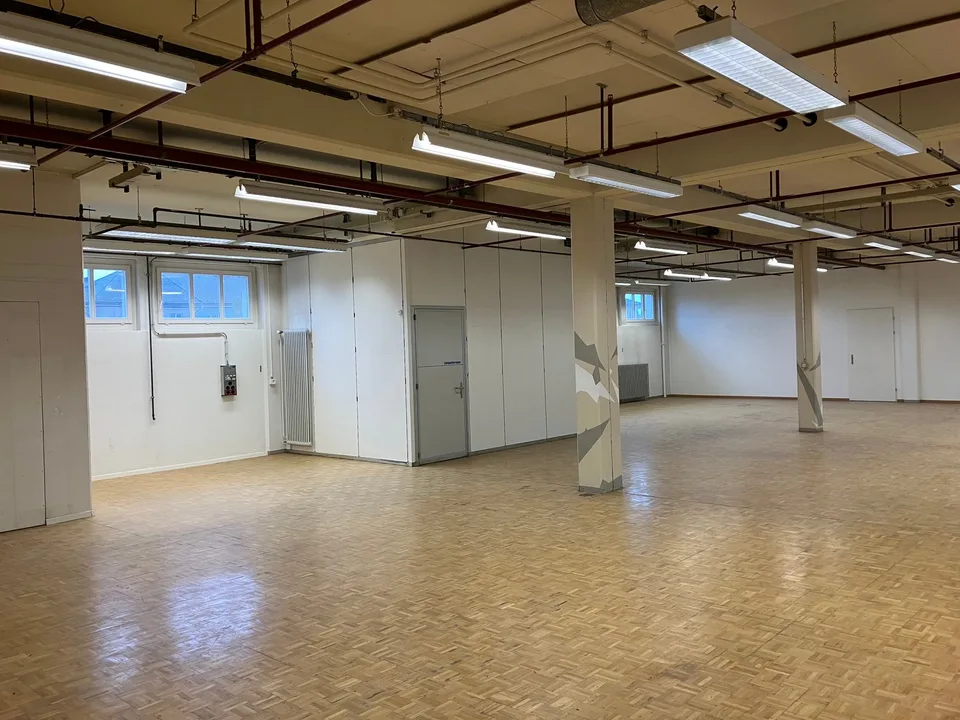 Ampio spazio commerciale per uso temporaneo