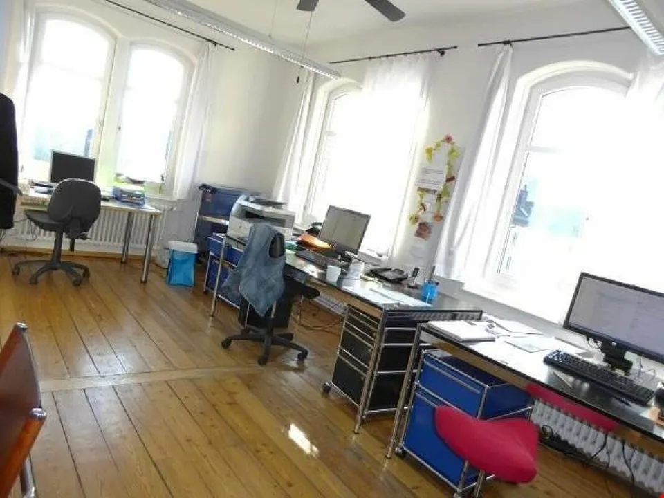 3 Zimmer Turmwohnung in schönem Backsteinfabrikgebäude