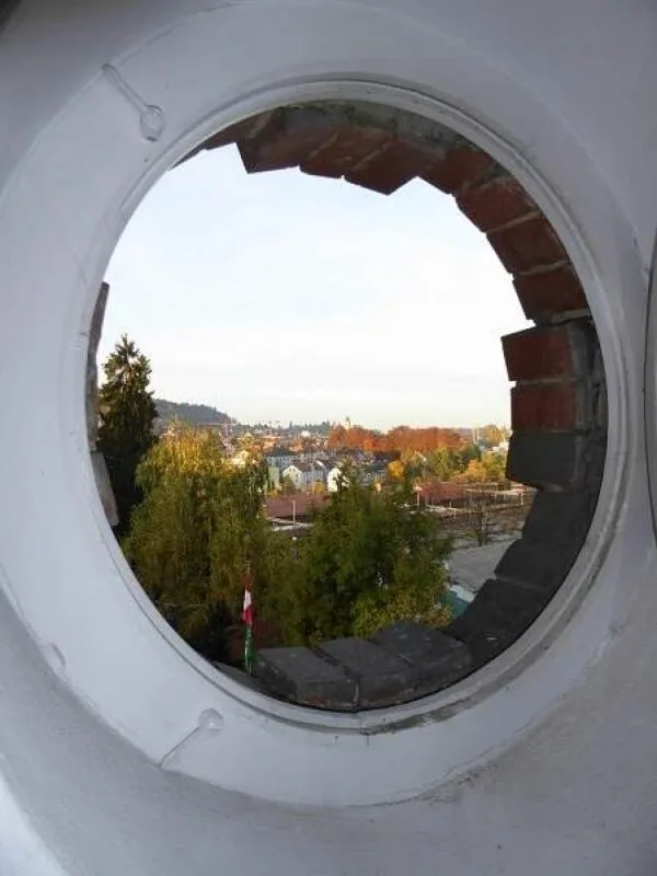 3 Zimmer Turmwohnung in schönem Backsteinfabrikgebäude