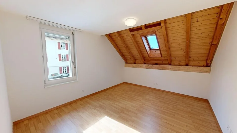 Charmant appartement de 4,5 pièces en mansarde à Schüpfen – disponible à partir d'octobre 2026 – photo 10 sur 16
