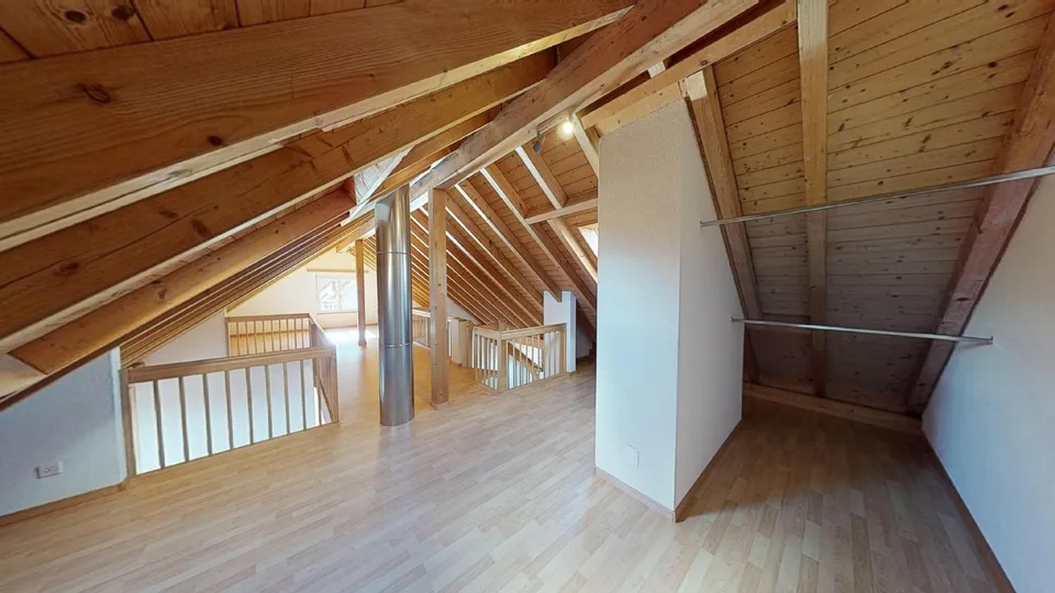 Charmant appartement de 4,5 pièces en mansarde à Schüpfen – disponible à partir d'octobre 2026 – photo 9 sur 16