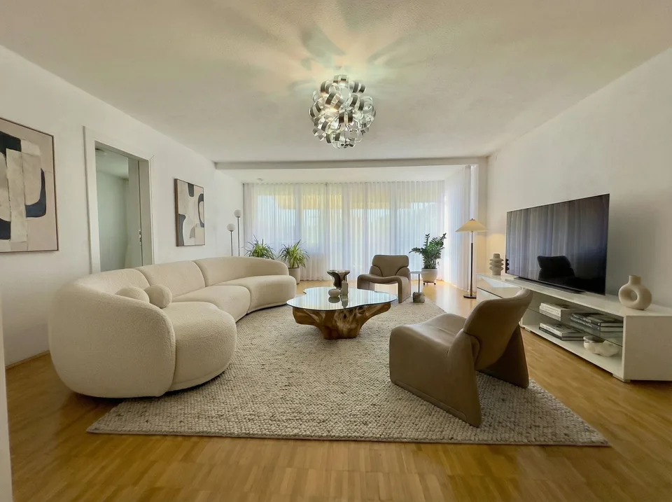 Attraktive 5.5 Zimmer-Eigentumswohnung an ruhiger & sonniger Lage