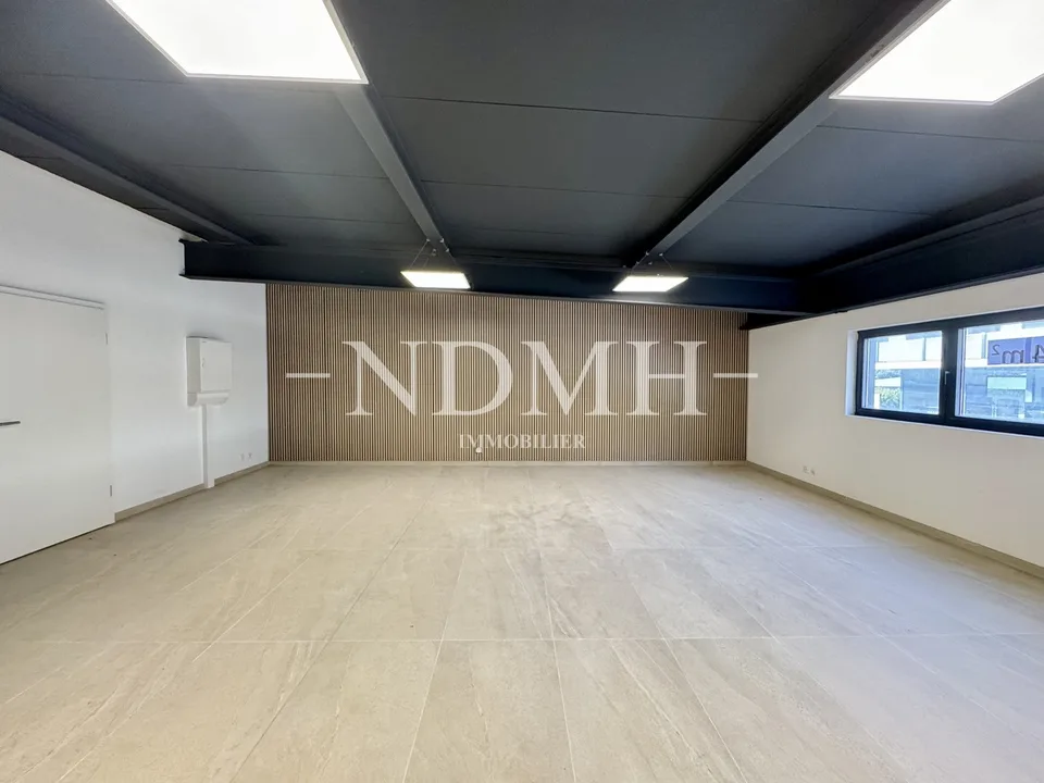 Espace professionnel lumineux et modulable en zone d'activités