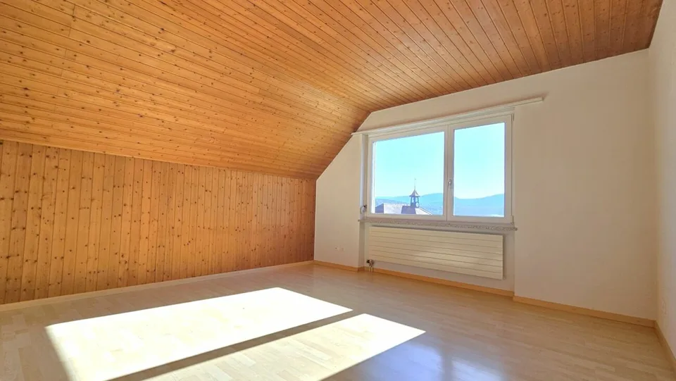 Gemütliche, helle 2.5-Zimmerwohnung mit zusätzlichem Zimmer und Estrich