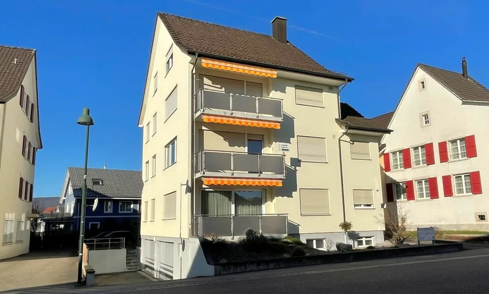 Appartement lumineux et confortable de 2,5 pièces avec pièce supplémentaire et grenier – photo 8 sur 10