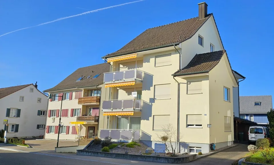 Gemütliche, helle 2.5-Zimmerwohnung mit zusätzlichem Zimmer und Estrich