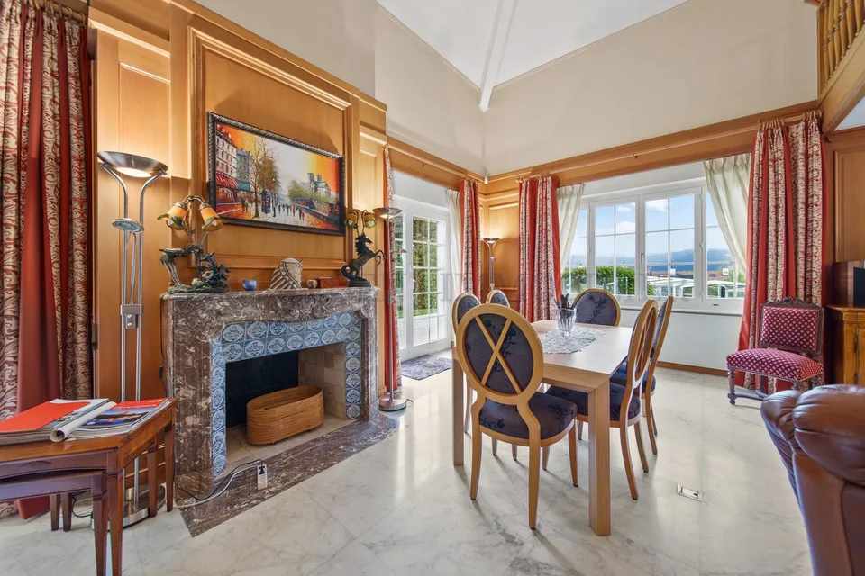 Magnifique villa de 4 chambres avec piscine et vue lac