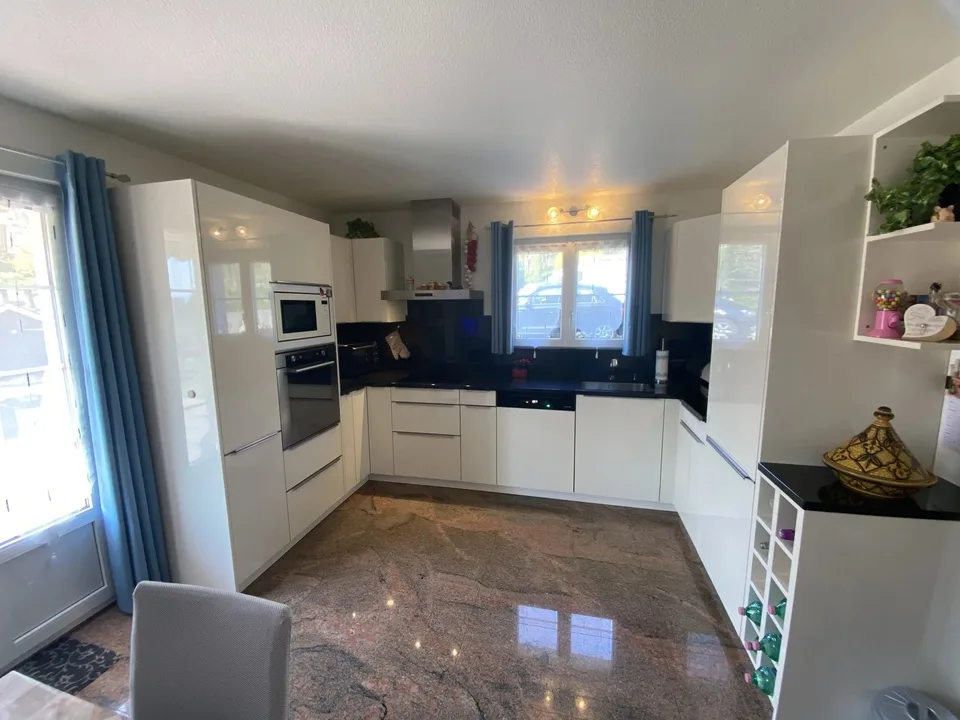 Casa semidetached di 6 locali con piscina a Echandens