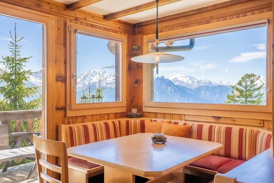 Charmantes 7-Zimmer-Chalet an der Aletschpromenade in Riederalp