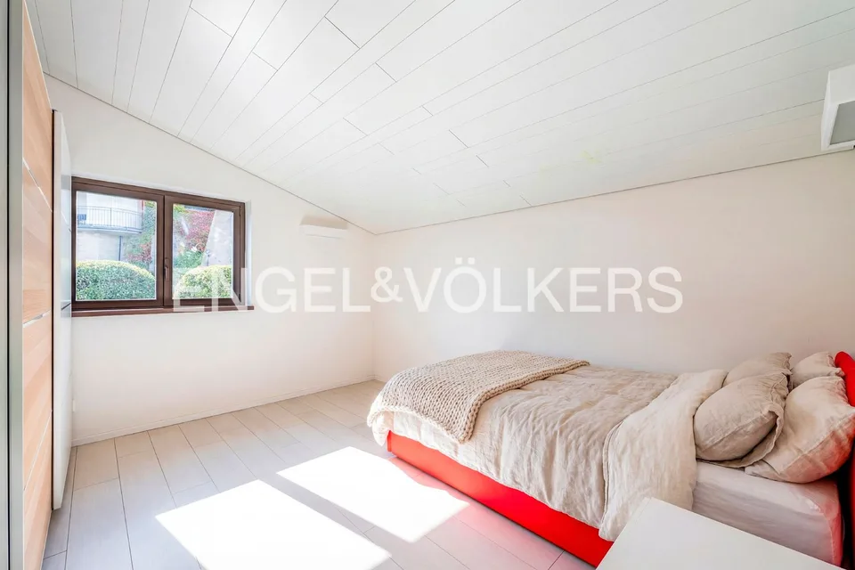 Grazioso duplex con incantevole vista lago – foto 11 di 13