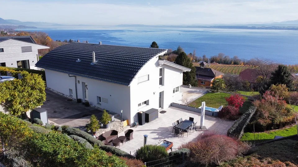Villa con vista libera, ampi spazi e ambiente tranquillo – Vaumarcus