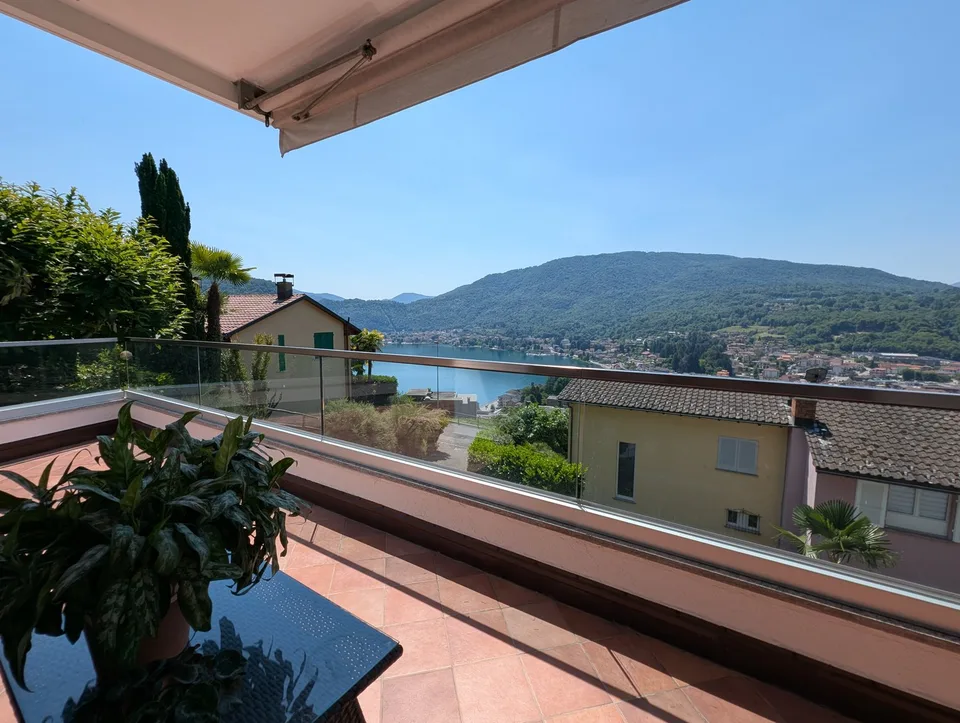 VISTA LAGO - PISCINA INTERNA - TUTTO MERAVIGLIOSO