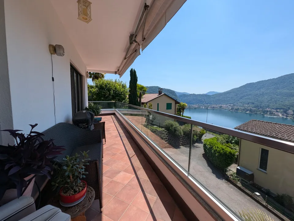 VISTA LAGO - PISCINA INTERNA - TUTTO MERAVIGLIOSO