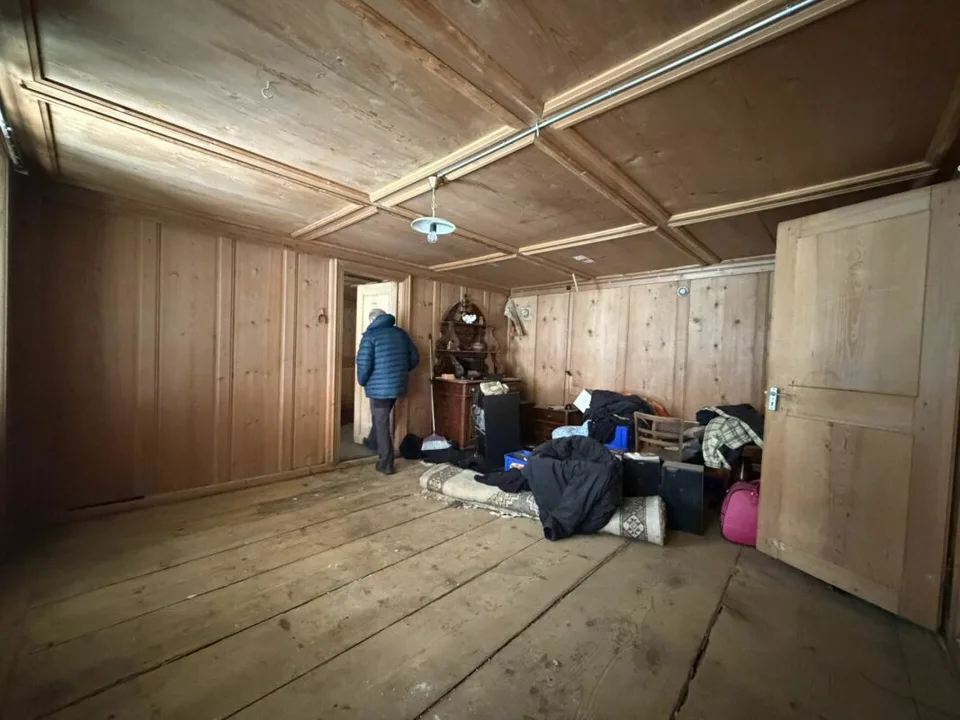 Farm to renovate with great potential and several possible apartments
