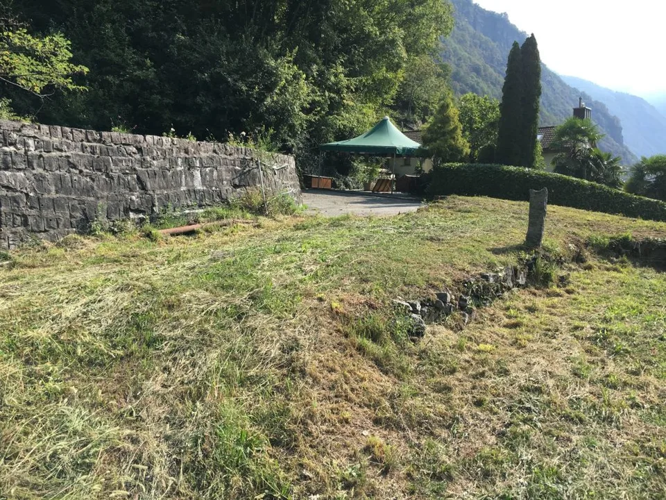 Terreno edificabile R3 + terreno boschivo