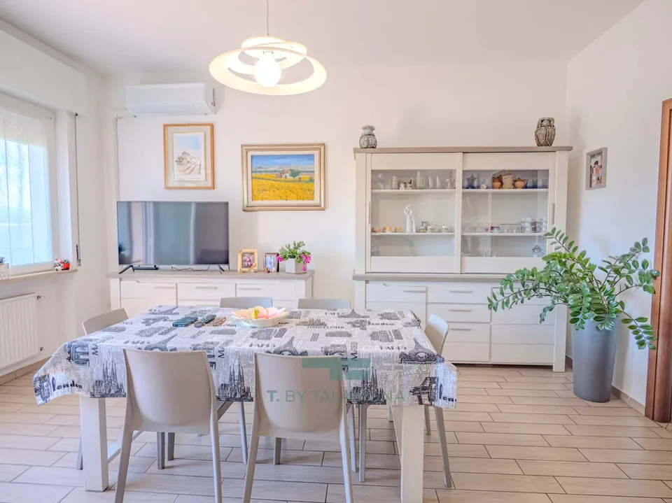 Ampio appartamento ristrutturato di 3 locali in zona residenziale tranquilla e verde