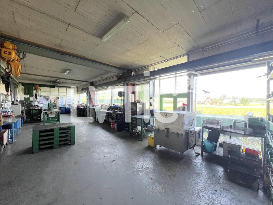 Bâtiment industriel 1895 m2 sur parcelle 3120 m2 à vendre - Hindelbank