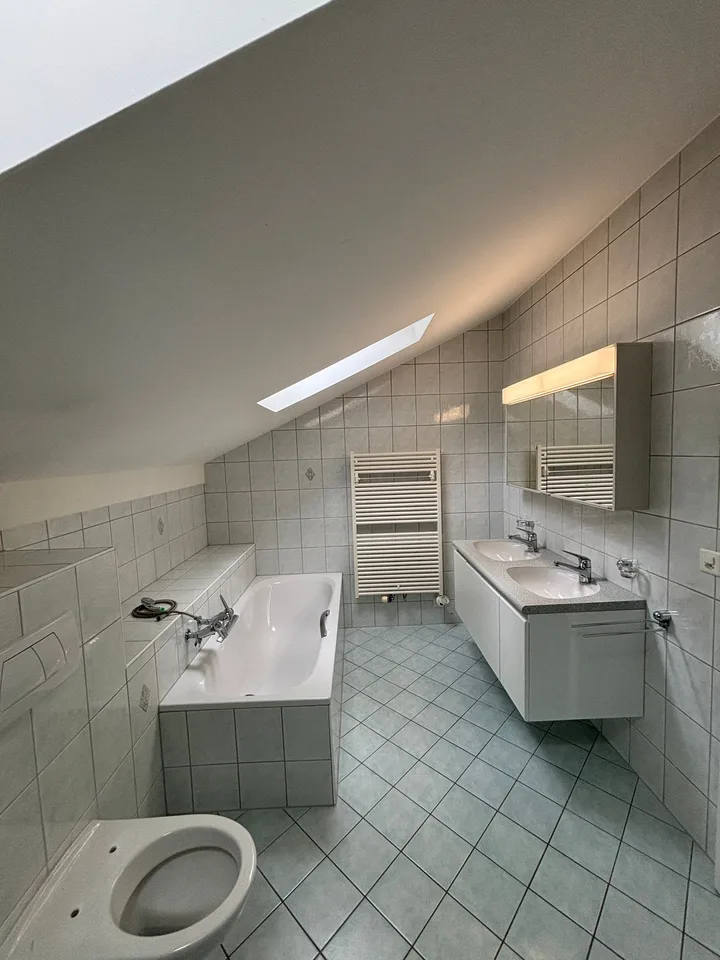 Casa unifamiliare con grande potenziale per artigiani e appassionati di bricolage