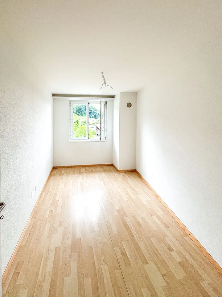 Einfamilienhaus mit grossem Potenzial für Handwerker und Hobbybegeisterte – Foto 12 von 30