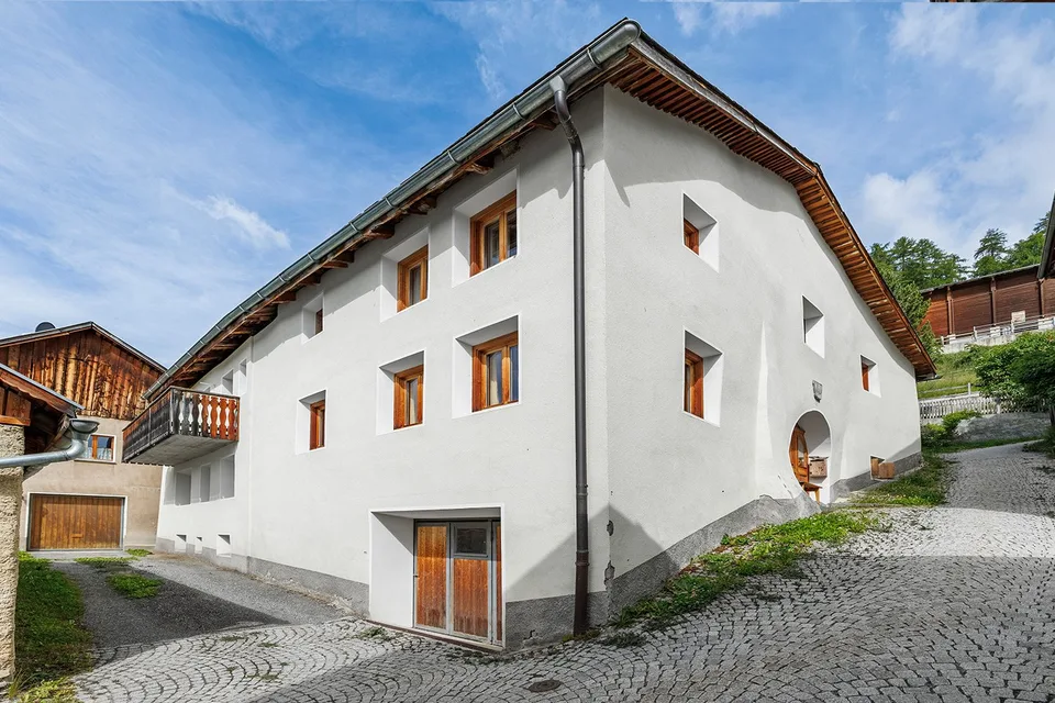 Geräumiges Engadinerhaus mit Potenzial an ruhiger Lage