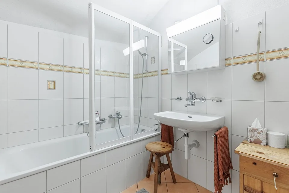 Casa engadina spaziosa con potenziale in una posizione tranquilla – foto 6 di 9