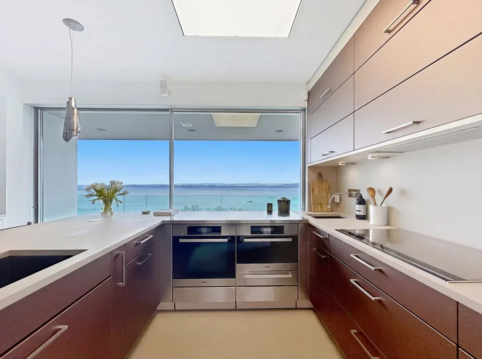 Contemporänes Anwesen von 600 m² mit Panoramablick auf den See – Foto 6 von 13