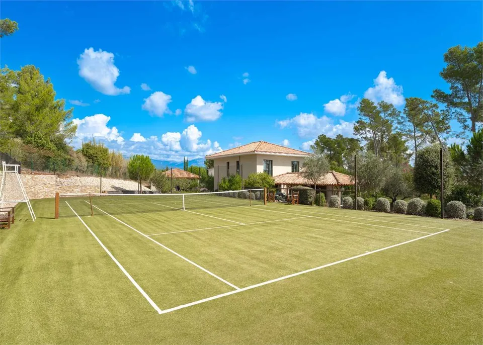 Villa de luxe dans le domaine de Terre Blanche. – photo 8 sur 8