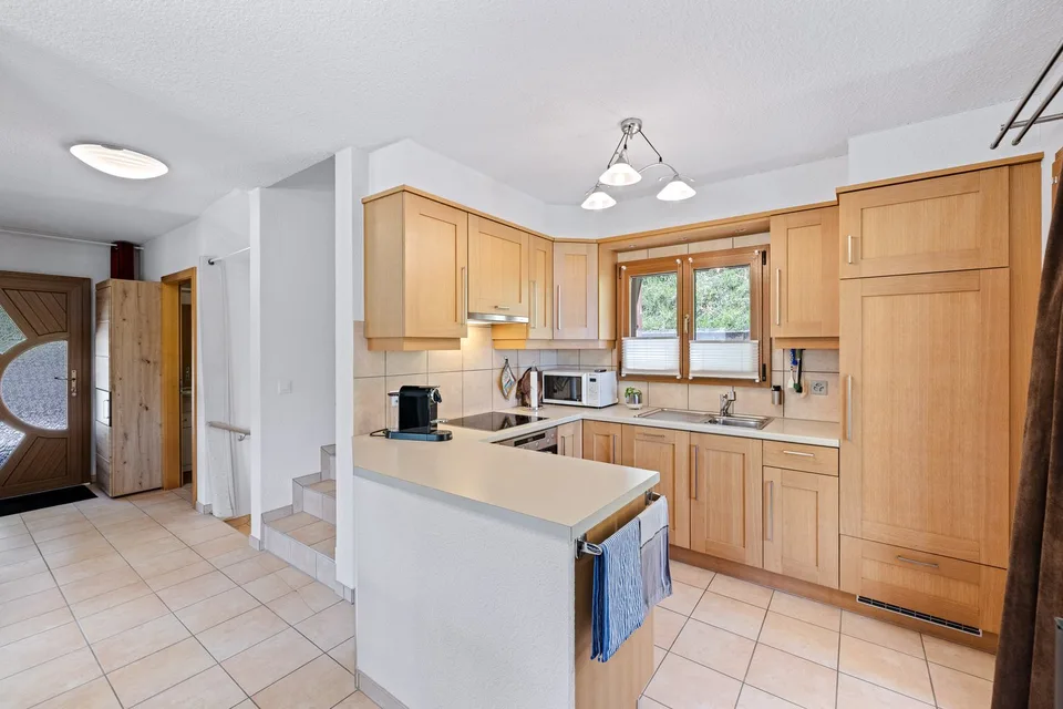 Charming chalet on 3 levels with open view