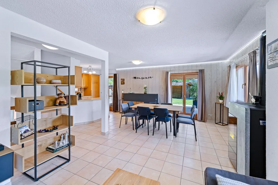 Charming chalet on 3 levels with open view