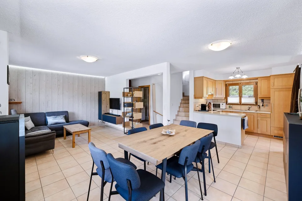 Charming chalet on 3 levels with open view
