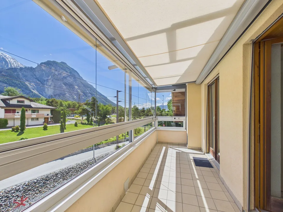 Wohnen mit Weitblick - Grosszügige 6-Zimmer-Duplex-Attikawohnung in Susten