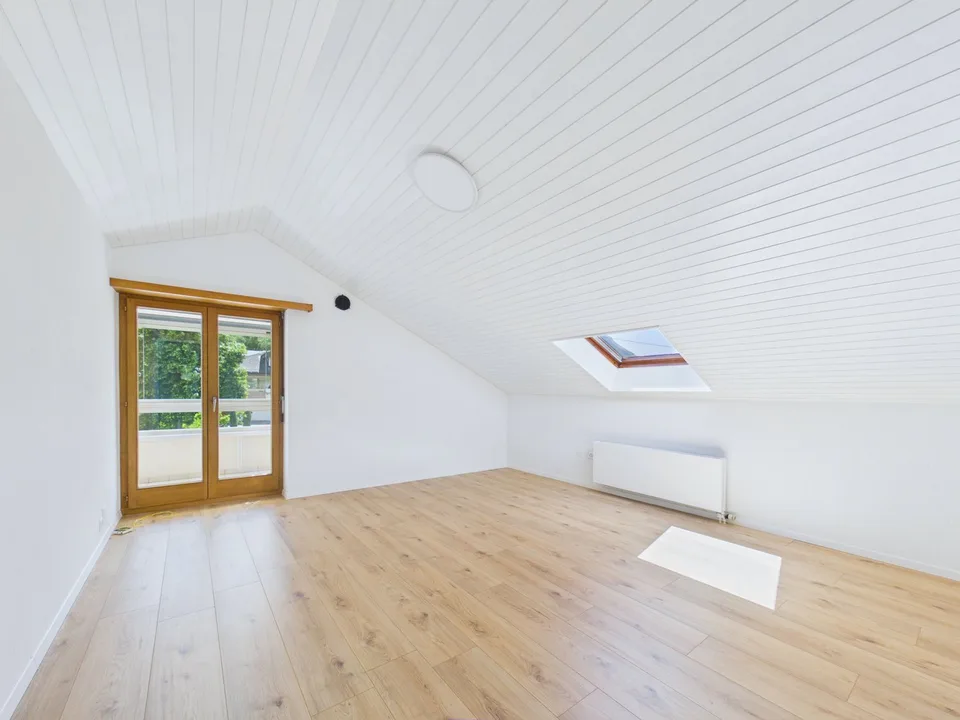 Wohnen mit Weitblick - Grosszügige 6-Zimmer-Duplex-Attikawohnung in Susten – Foto 6 von 9