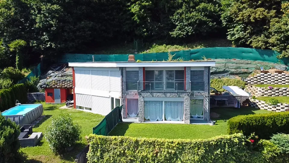 Duplex indipendente con vista lago a Ponte Tresa