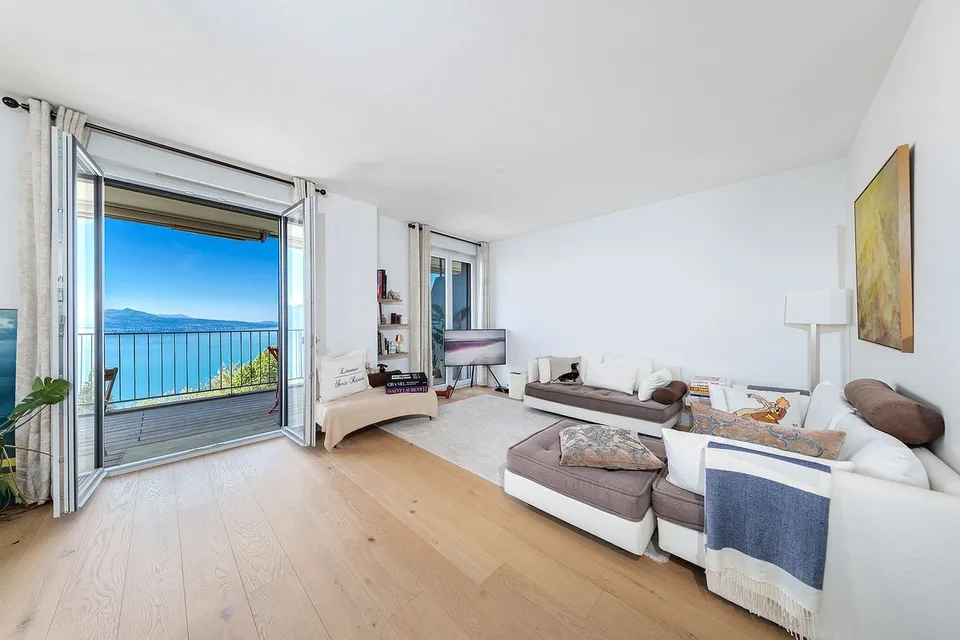 Elegante appartamento di 4,5 locali con vista panoramica sul lago di Ginevra a Puidoux