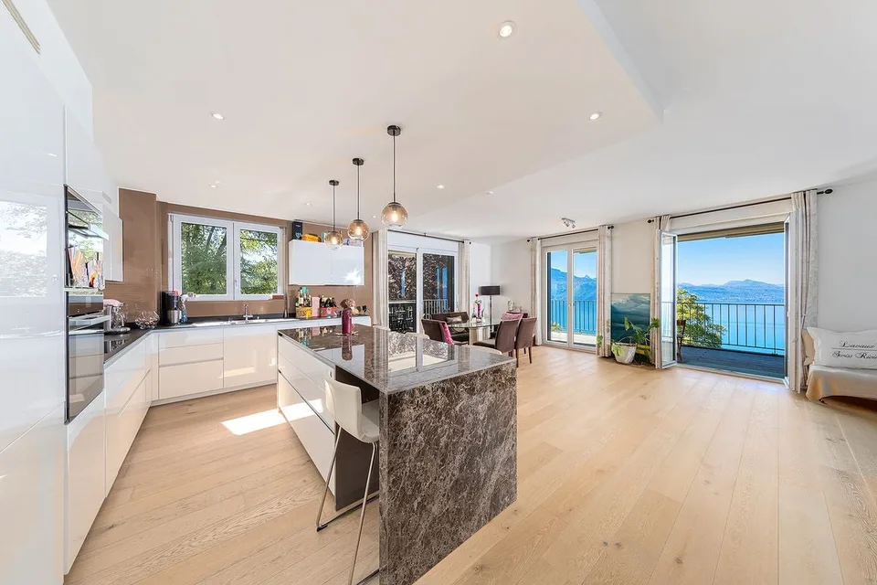 Elegante appartamento di 4,5 locali con vista panoramica sul lago di Ginevra a Puidoux