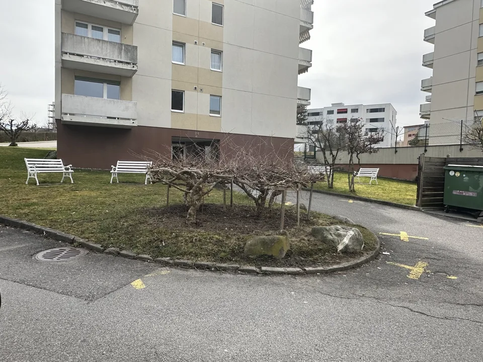 Marly 3,5 Zimmer + 1 Parkplatz Tiefgarage + 1 Außenparkplatz