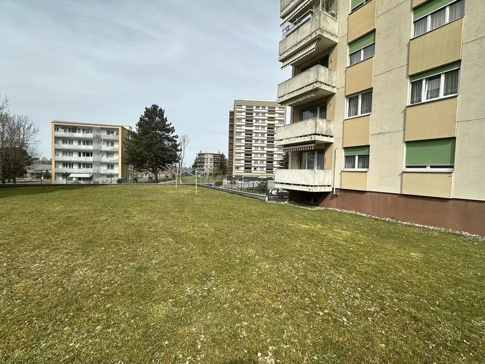 Marly 3,5 Zimmer + 1 Parkplatz Tiefgarage + 1 Außenparkplatz