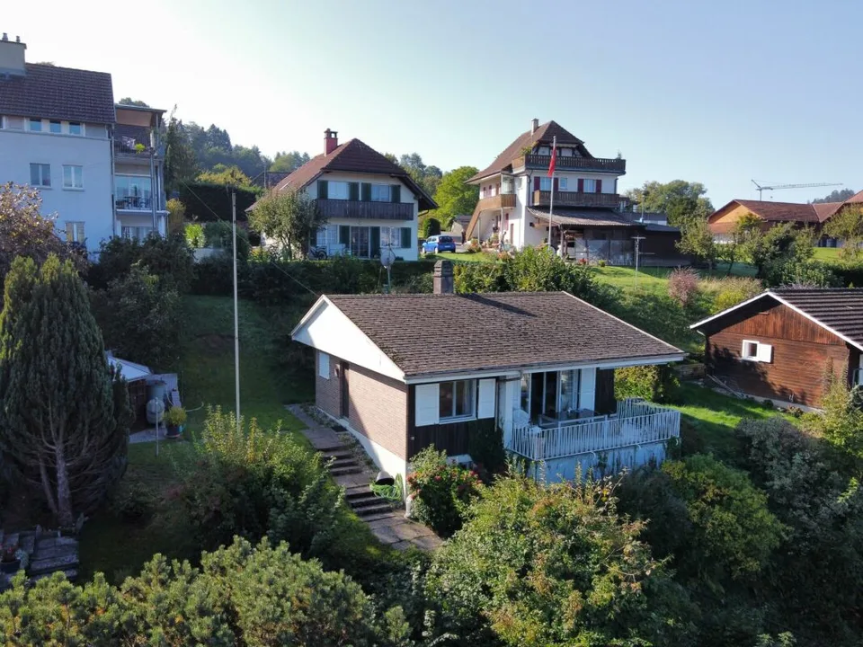 Grundstück mit direkter Seesicht und Überbauungspotential